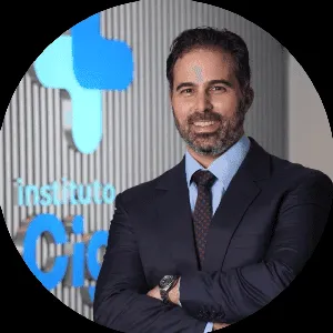 Dr. Tiago Szego